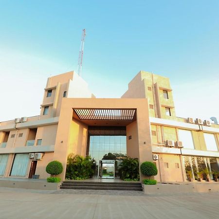 Club Heaven Palanpur Hotell Exteriör bild