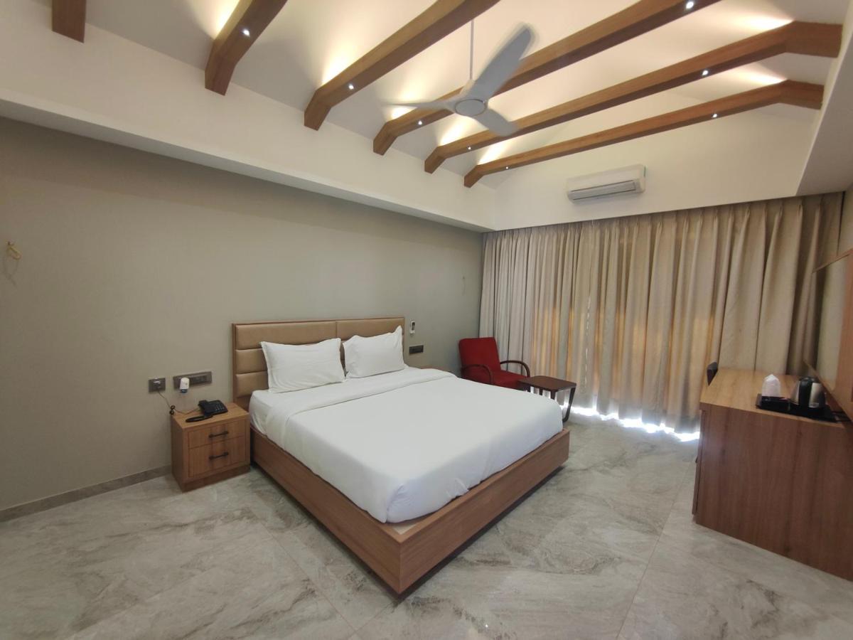 Club Heaven Palanpur Hotell Exteriör bild