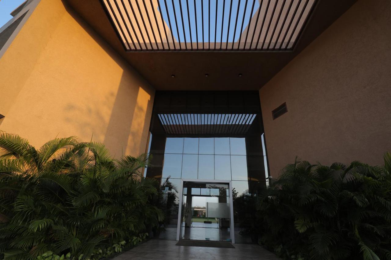 Club Heaven Palanpur Hotell Exteriör bild