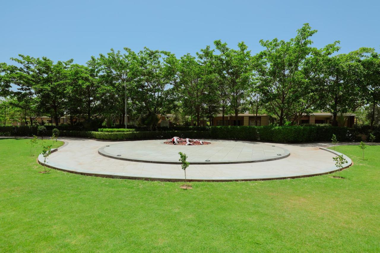 Club Heaven Palanpur Hotell Exteriör bild