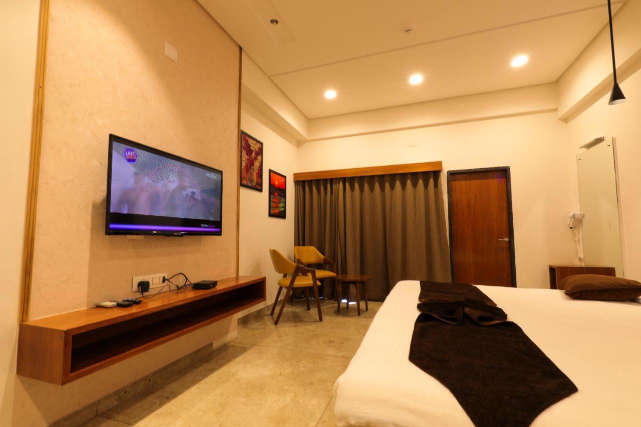 Club Heaven Palanpur Hotell Exteriör bild